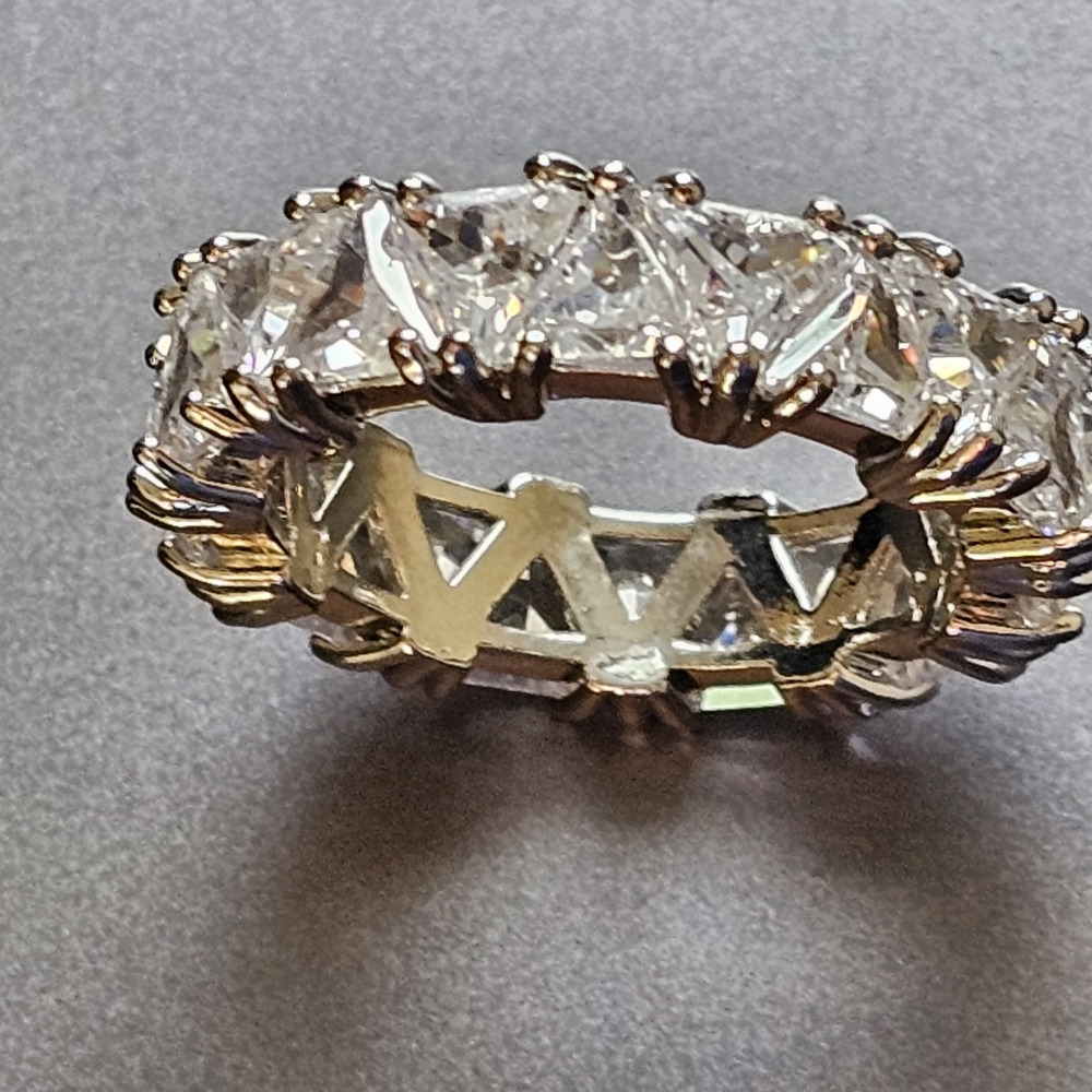 Triangle Zirconia Ring size: 9
